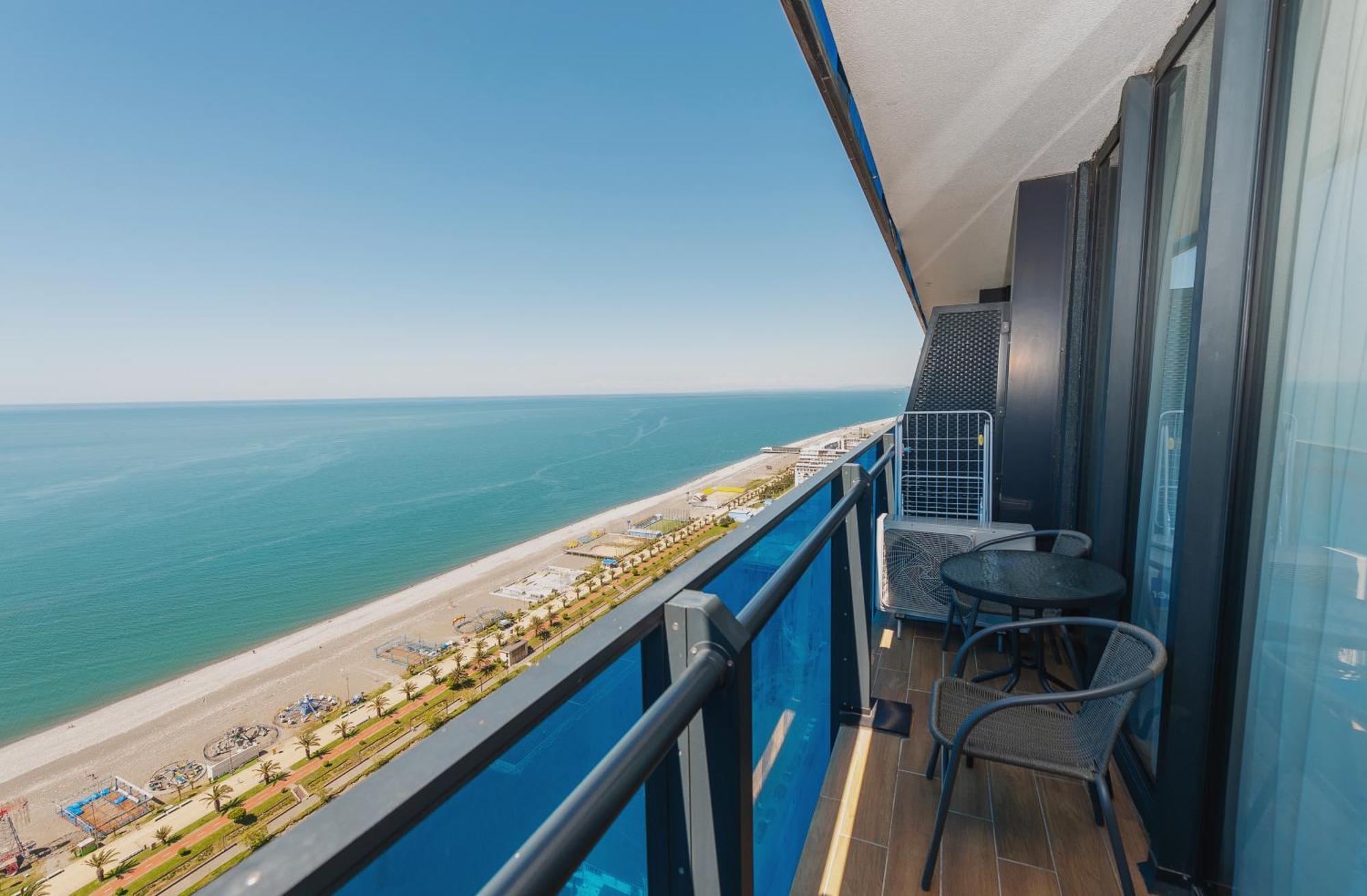 Orbi City Luxury Towers Aparthotel Batumi Exterior foto