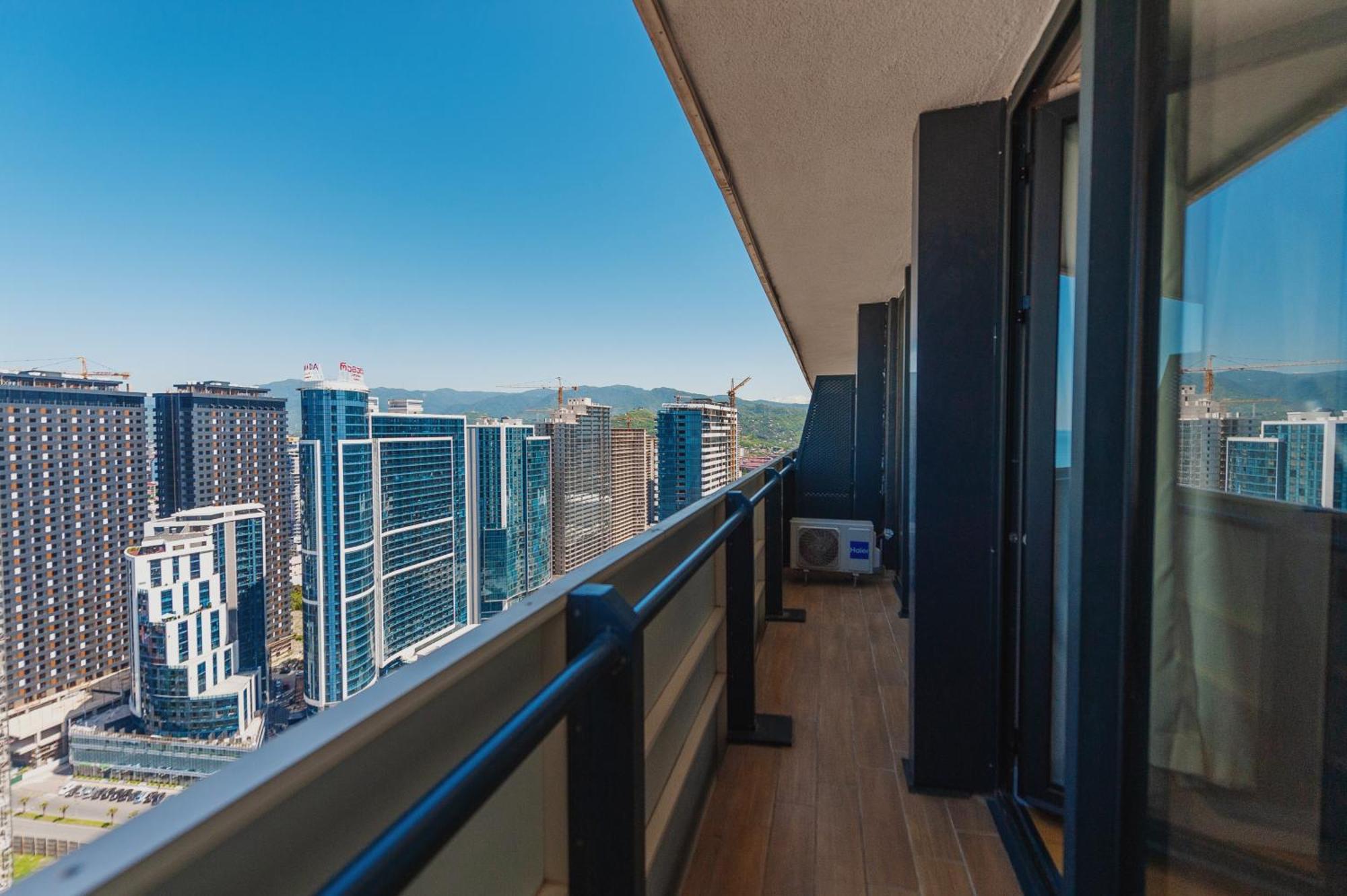 Orbi City Luxury Towers Aparthotel Batumi Exterior foto