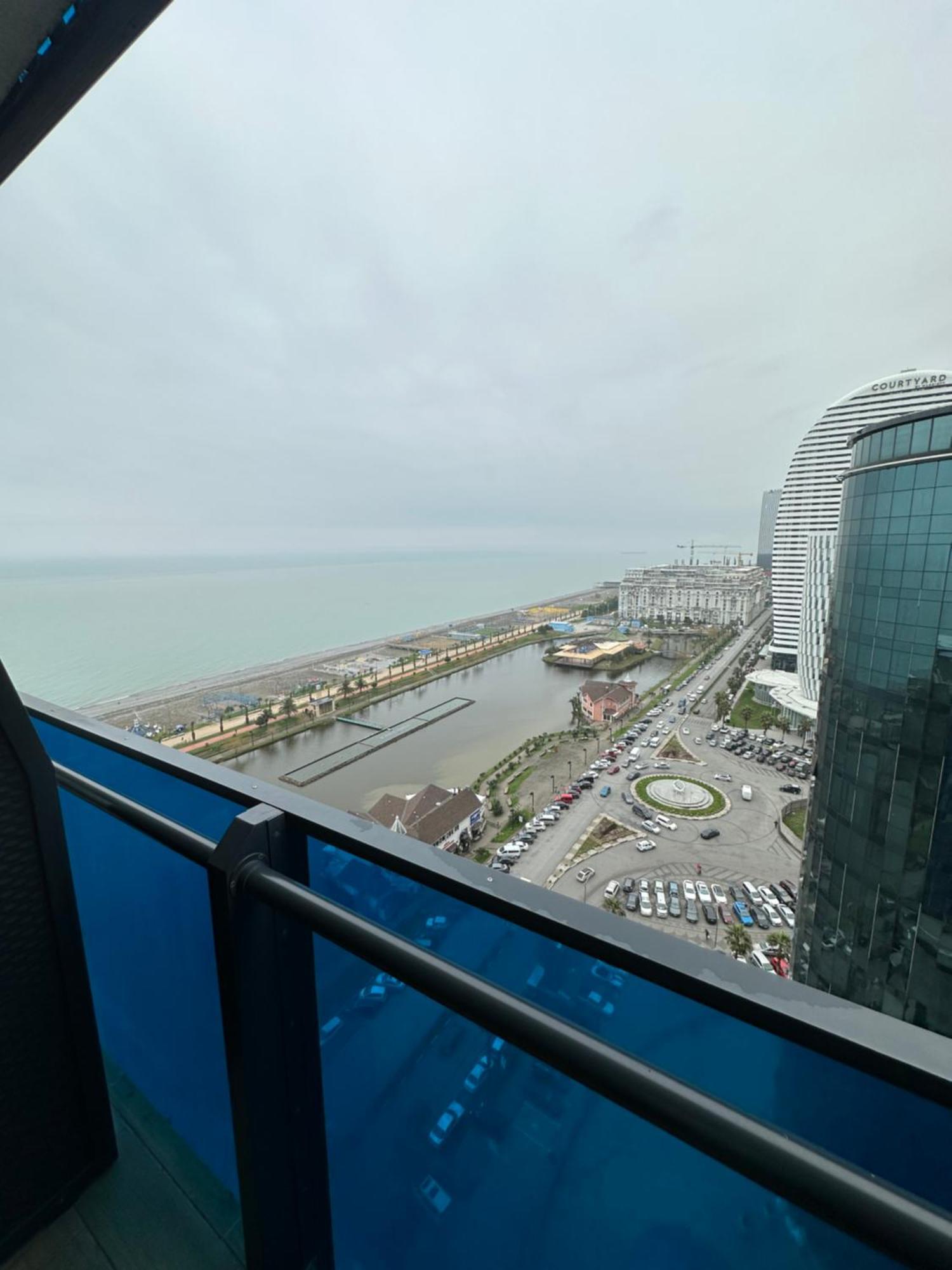 Orbi City Luxury Towers Aparthotel Batumi Exterior foto