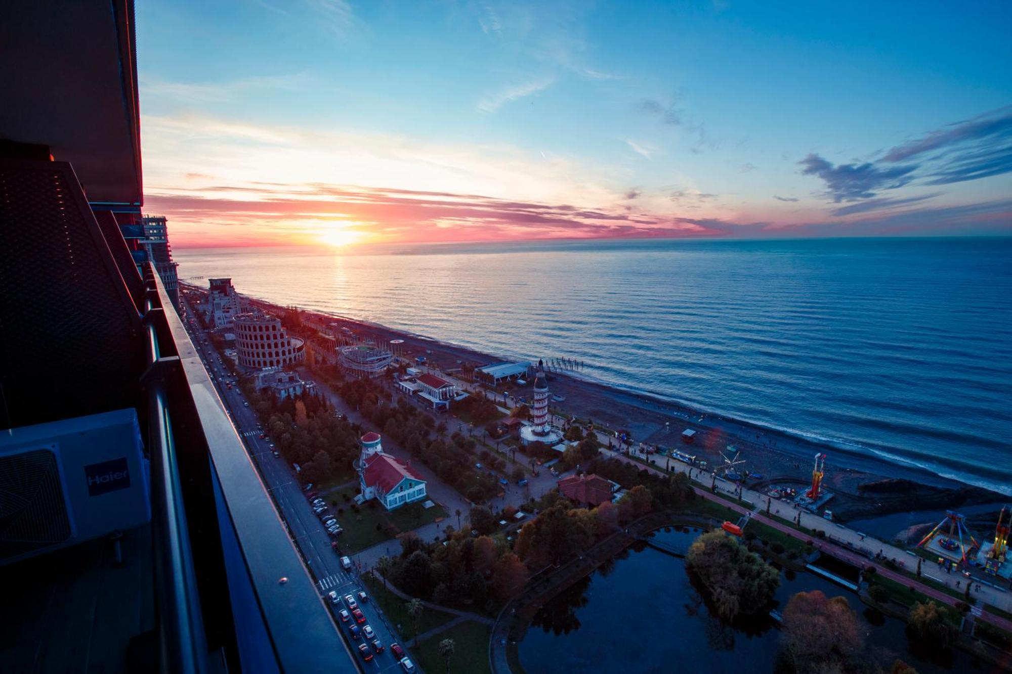 Orbi City Luxury Towers Aparthotel Batumi Exterior foto